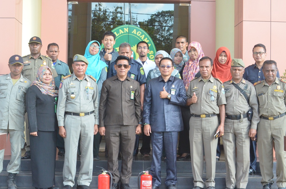 damkar foto bareng com