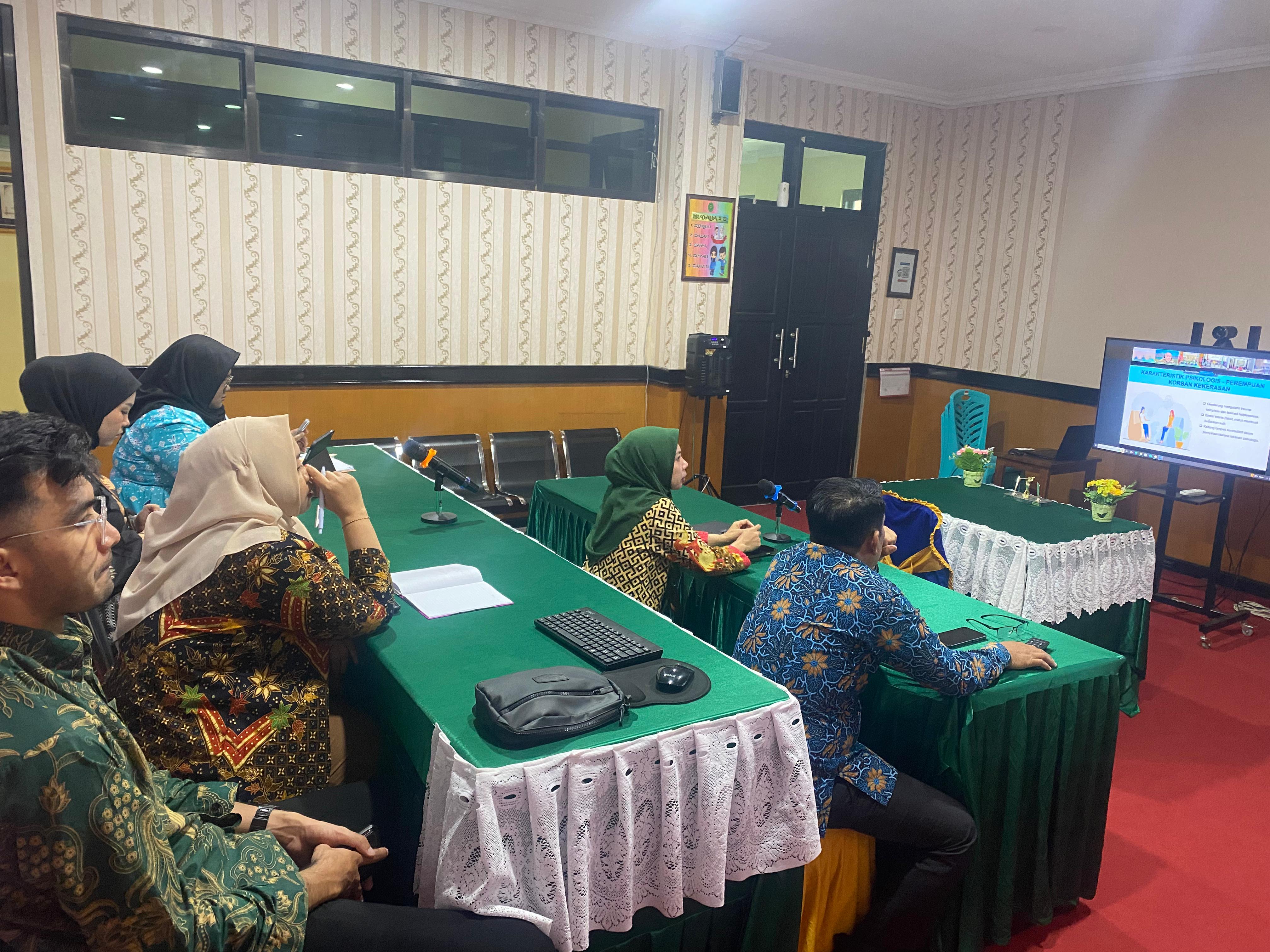 Hakim dan Tim Tenaga Teknis Kepaniteraan Ikuti Bimtek Kaum rentan Berhadapan dengan Hukum (25/07/2025)